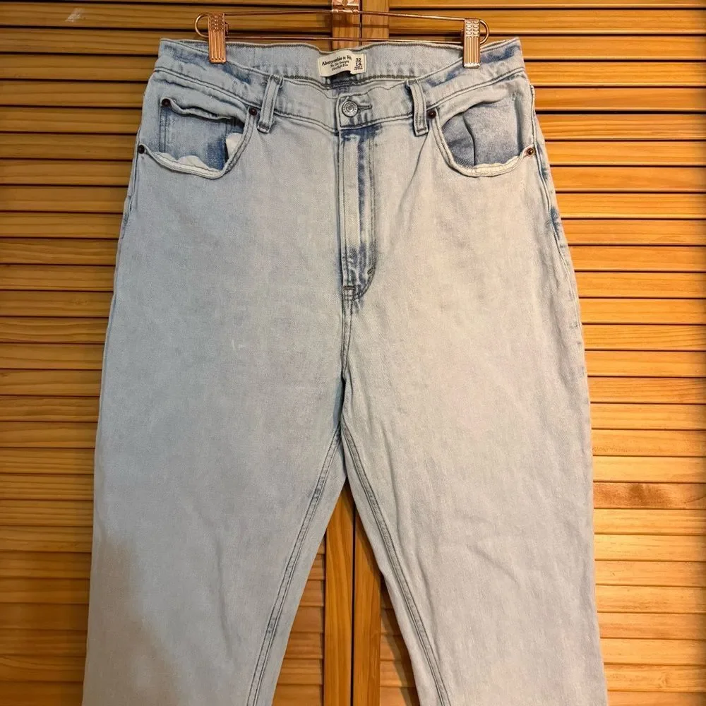 Abercrombie & Fitch Light Wash slim straight high rise size 14Long - Picture 3 of 6